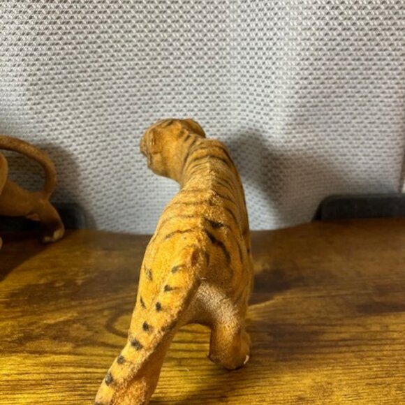Vintage Flocked Lion and Tiger Figurine Toys Emerald Rhinestone Eyes - Picture 4 of 9